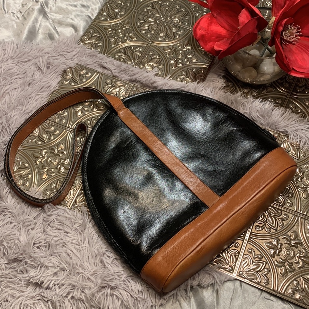 🌹 Vintage GENESIS By SABINA GENUINE LEATHER Black & Tan Sling Bag •